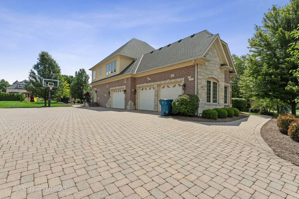 110 Forest Edge Drive, Palos Park, IL 60464 MLS 11724863