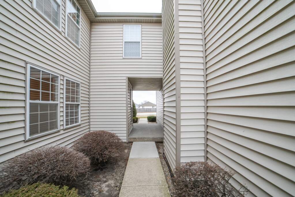 303 Chesterfield Court 303, Bourbonnais, IL 60914 MLS 11726035