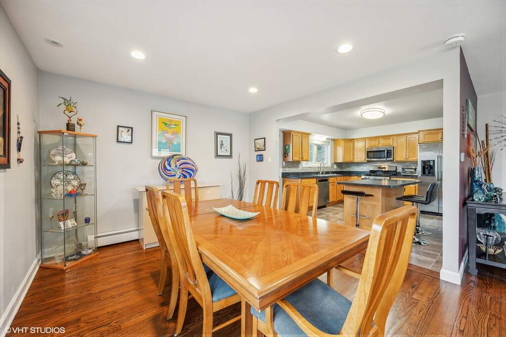 3011 Applegate Lane, Glenview, IL 60025 MLS 11727803 properties