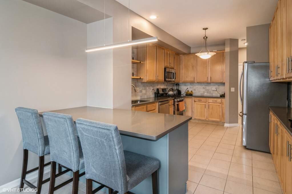 2593 Camberley Circle 3813, Westchester, IL 60154 MLS 11732564