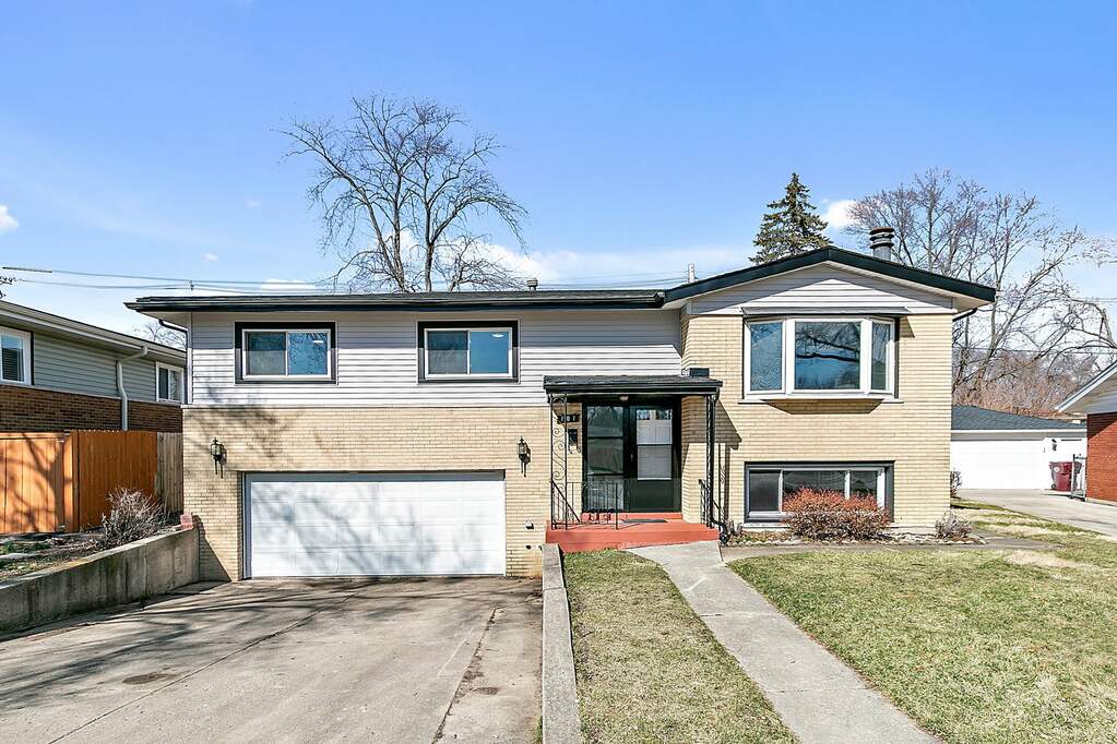 101 Peyton Drive, Chicago Heights, IL 60411 MLS 11734205