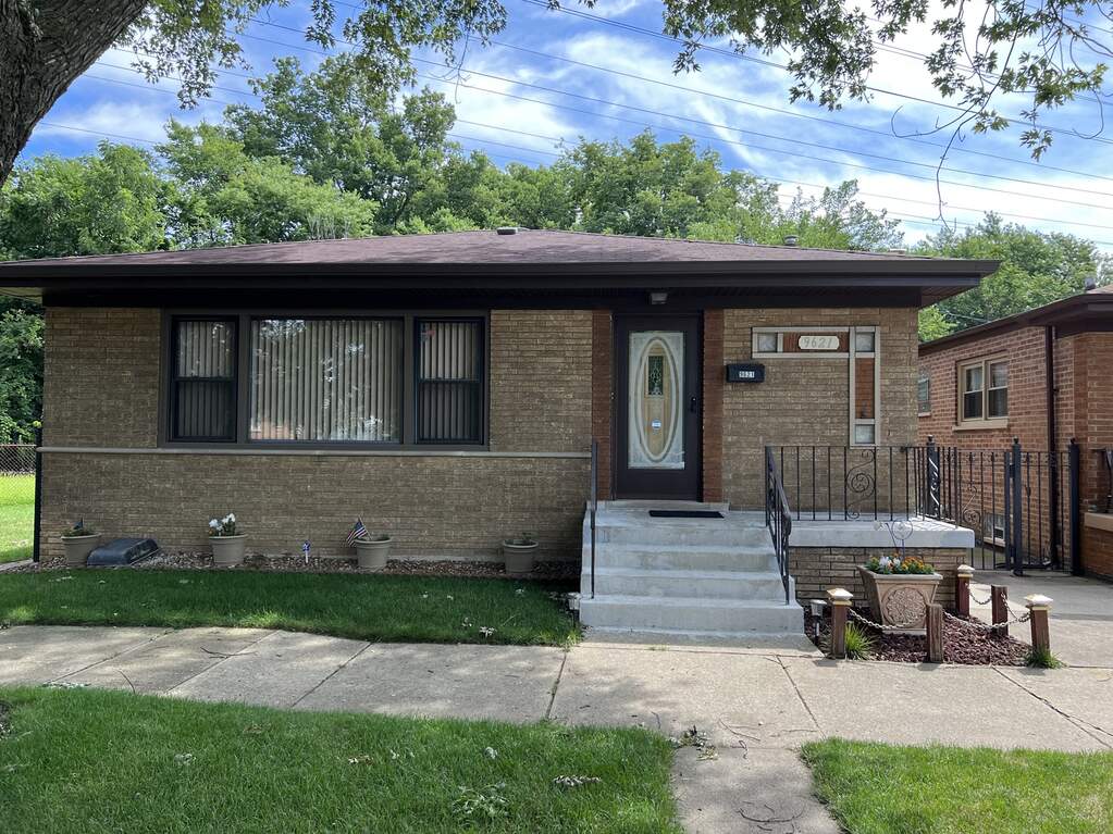 9621 S Avenue J, Chicago, IL 60617 MLS 11734241 properties