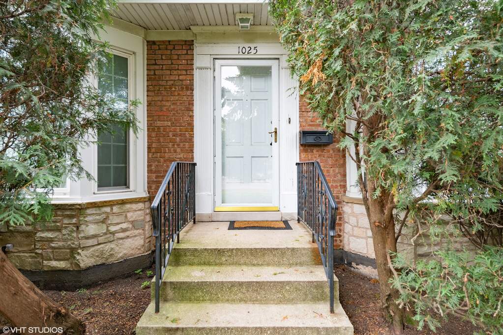 1025 Oakton Street, Park Ridge, IL 60068 MLS 11737851 properties