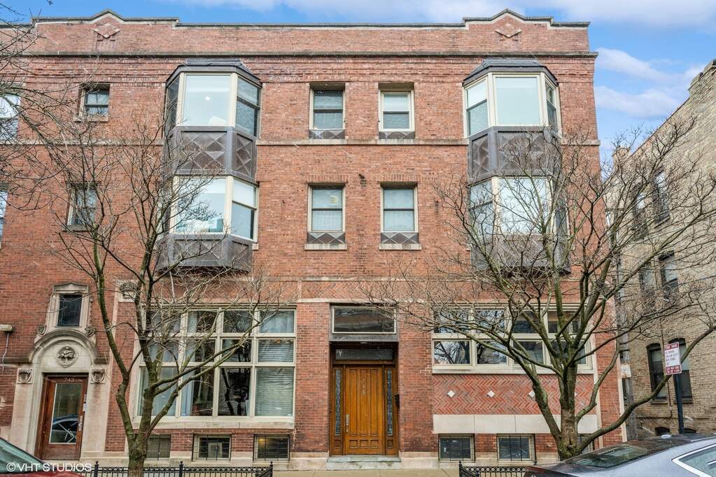 745 W Buckingham Place 1, Chicago, IL 60657 MLS 11737928