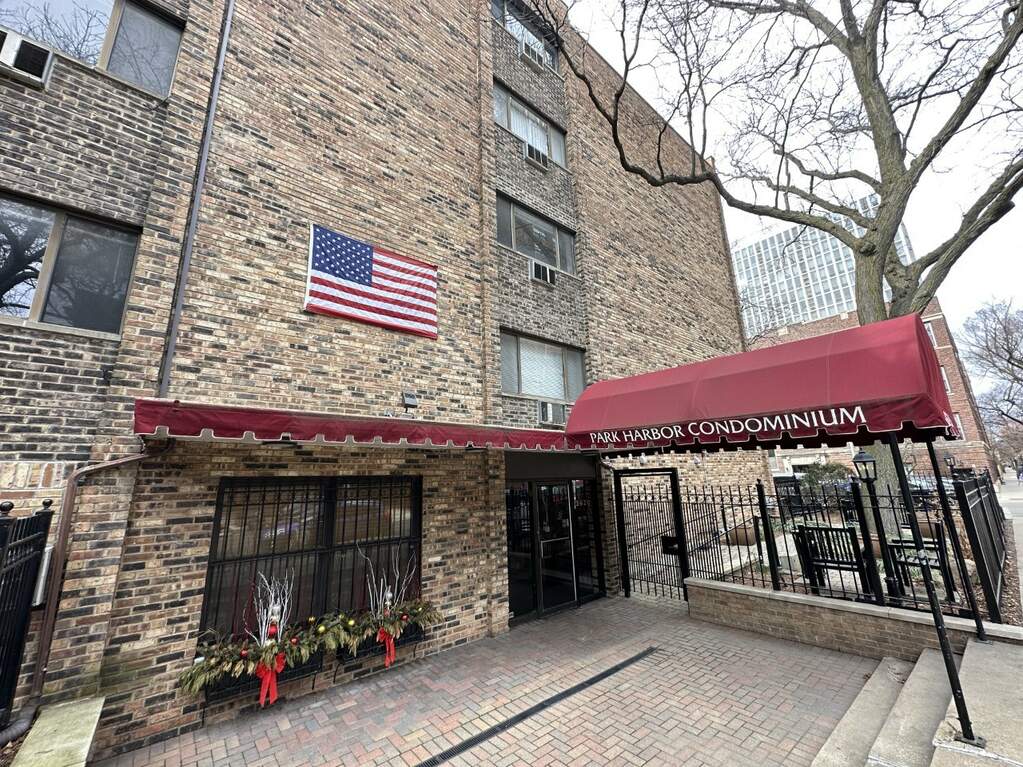 3620 N Pine Grove Avenue 303, Chicago, IL 60613 MLS 11738538