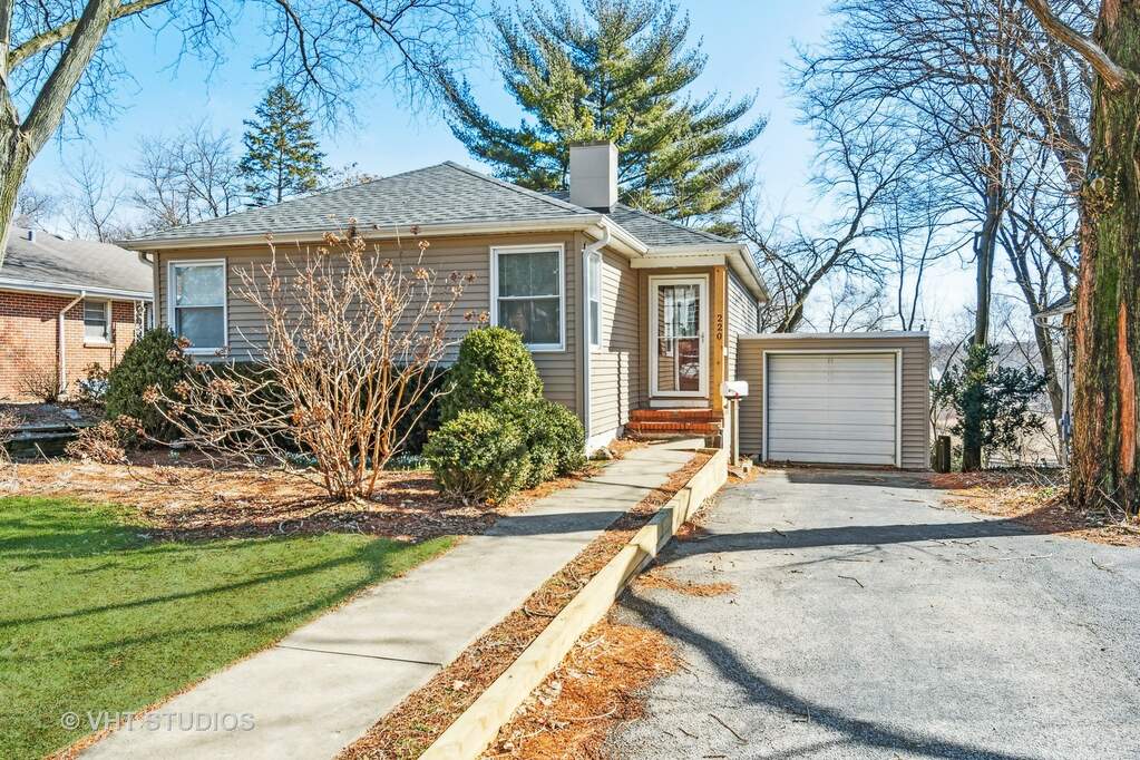 220 N Huffman Street, Naperville, IL 60540 MLS 11739391