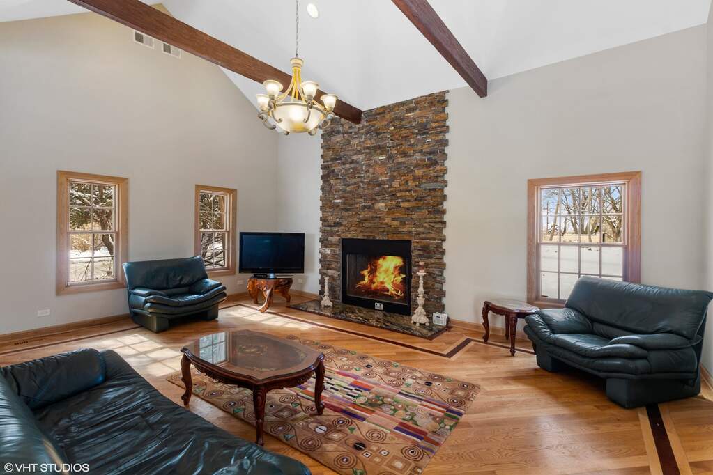 576 Signal Hill Road, North Barrington, IL 60010 MLS 11740168