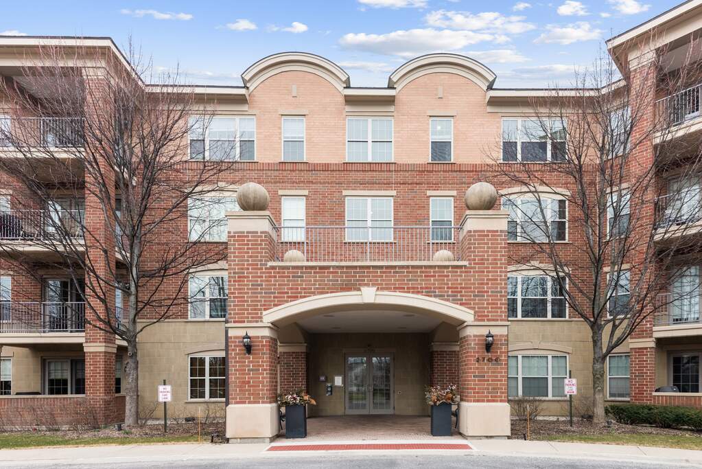 2700 Summit Drive 410, Glenview, IL 60025 MLS 11741599 properties Chicagoland