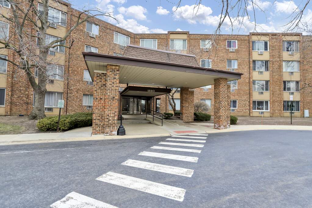 1880 Bonnie Lane 220, Hoffman Estates, IL 60169 MLS 11742989