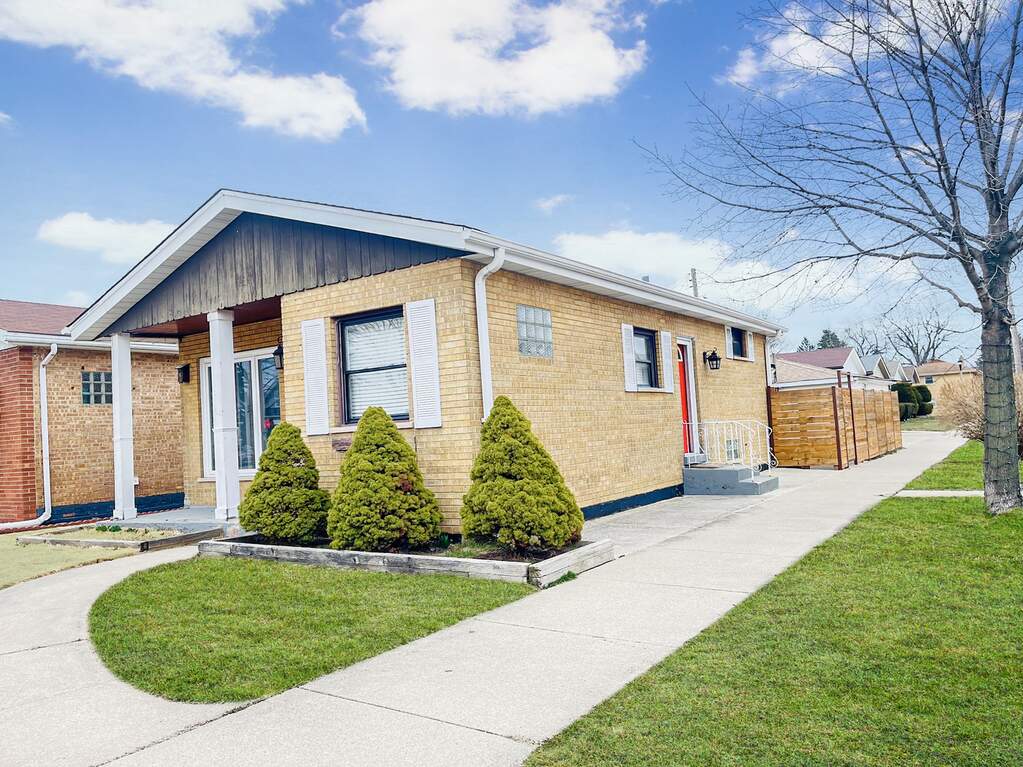 3747 East Avenue, Berwyn, IL 60402 MLS 11743067 properties