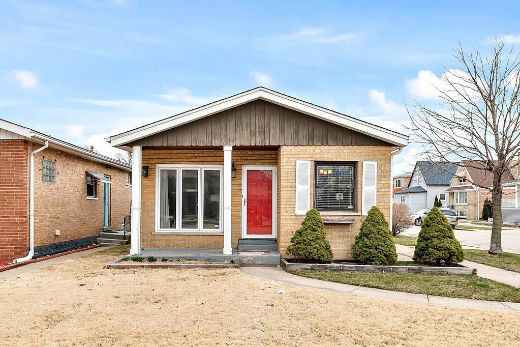 3747 East Avenue, Berwyn, IL 60402 MLS 11743067 properties