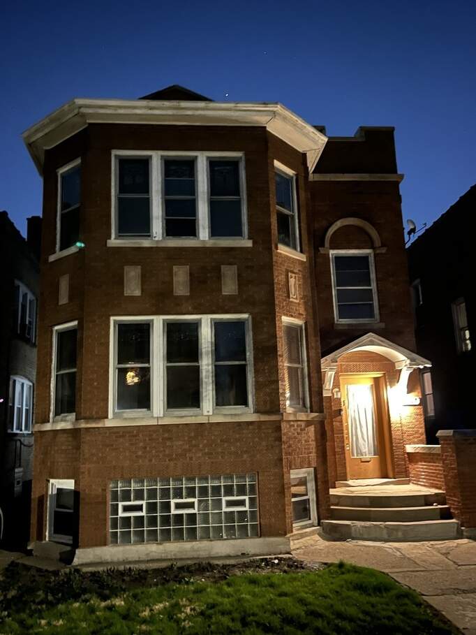 1907 Clarence Avenue 2, Berwyn, IL 60402 MLS 11751984 properties