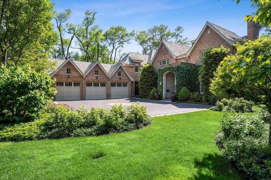 812 Hibbard Road, IL 60093 MLS 11755241 properties