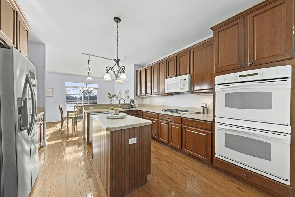 239 Dorset Avenue, Oswego, IL 60543 MLS 11757160 properties Chicagoland