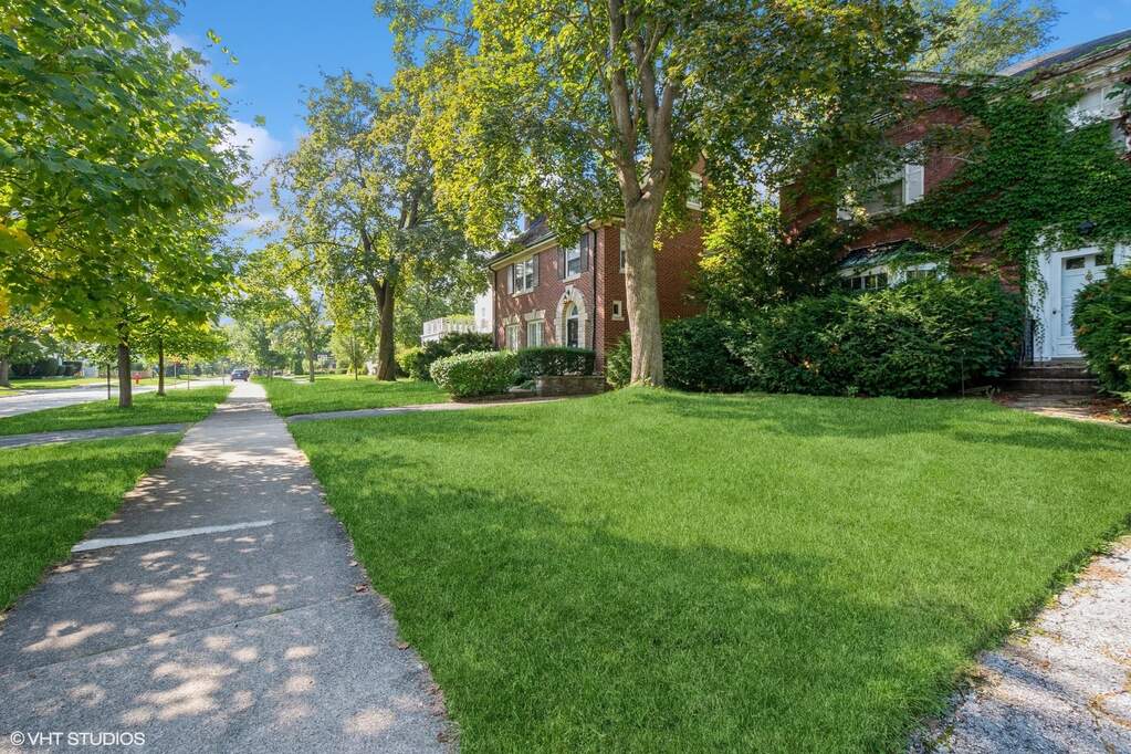 1211 16th Street, Wilmette, IL 60091 MLS 11757606 properties