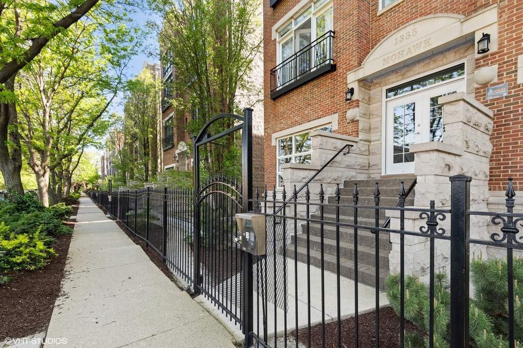 1335 N Mohawk Street 1N, Chicago, IL 60610 MLS 11758645 properties Chicagoland