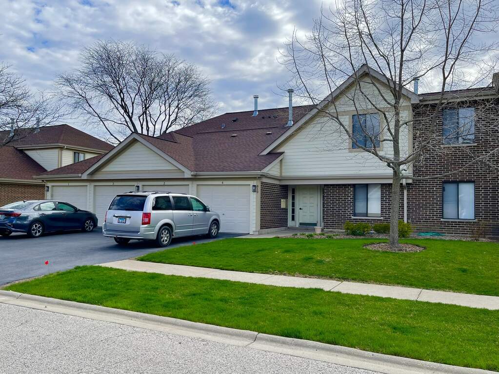 819 E Carriage Lane 4, Palatine, IL 60074 MLS 11760432