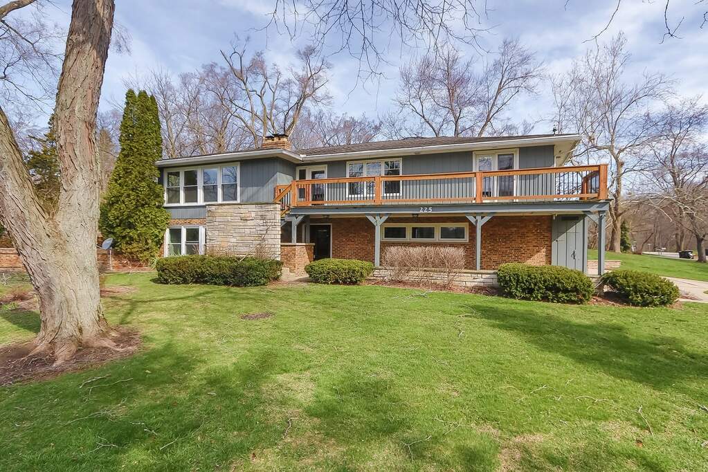 225 Circle Drive, Tower Lakes, IL 60010 MLS 11763891 properties