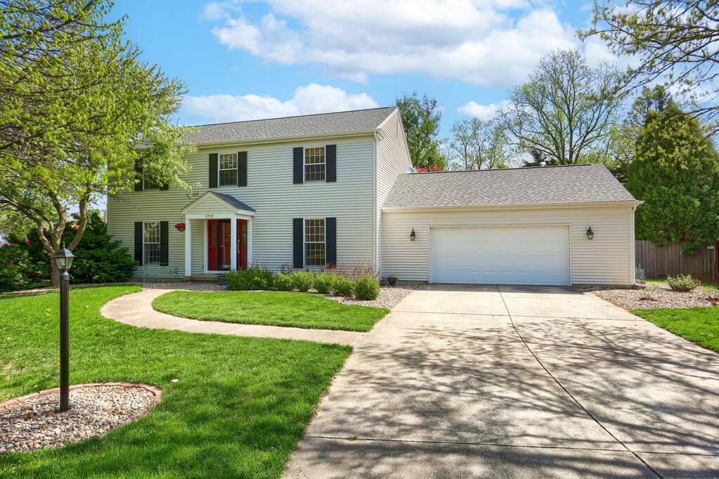 1712 Lakeside Drive, Champaign, IL 61821 MLS 11764055 properties Chicagoland