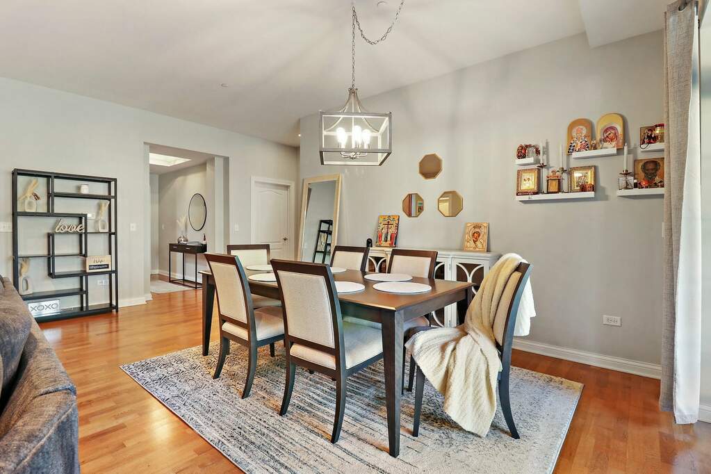 1800 Amberley Court 104, Lake Forest, IL 60045 MLS 11764568