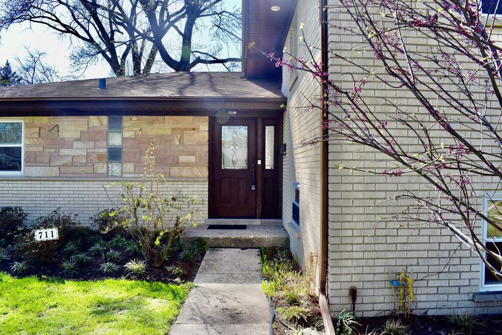 711 Lamon Avenue, Wilmette, IL 60091 MLS 11764702 properties