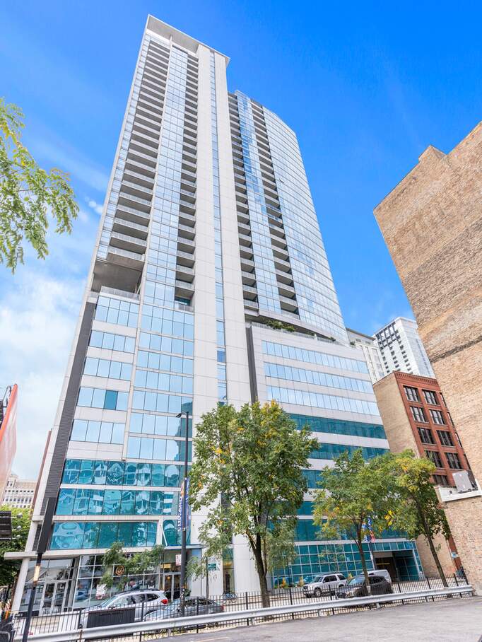 303 W Ohio Street #2303