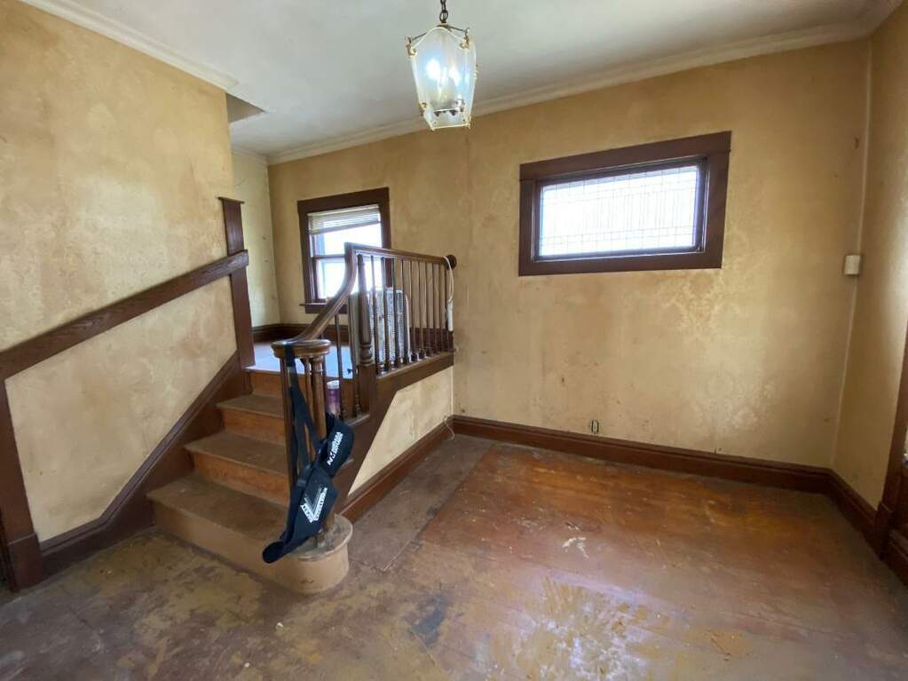 657 Glenwood Avenue, Joliet, IL 60435 MLS 11767009 properties Chicagoland