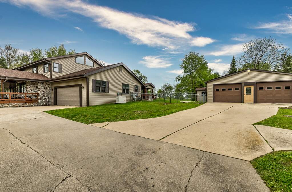 3458 N Meridian Road, Rockford, IL 61101 MLS 11773354 properties