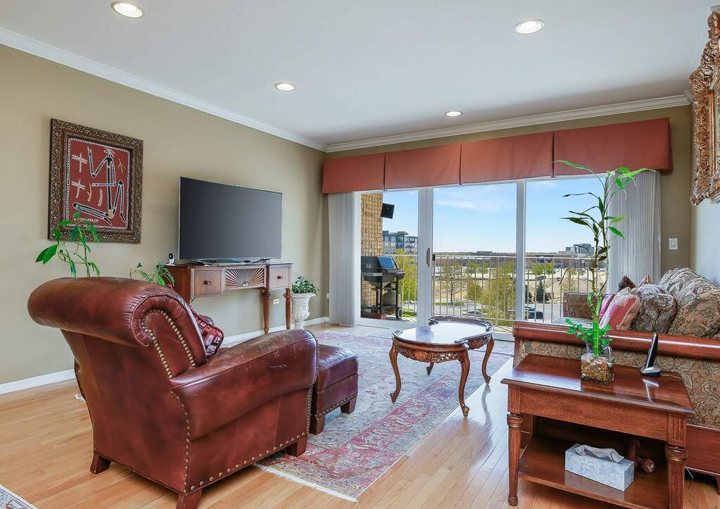 2240 S Grace Street 403, Lombard, IL 60148 MLS 11774541