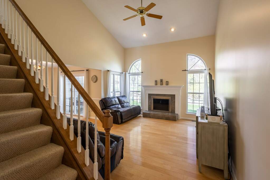 732 Clover Hill Court, Elk Grove Village, IL 60007 MLS 11775369