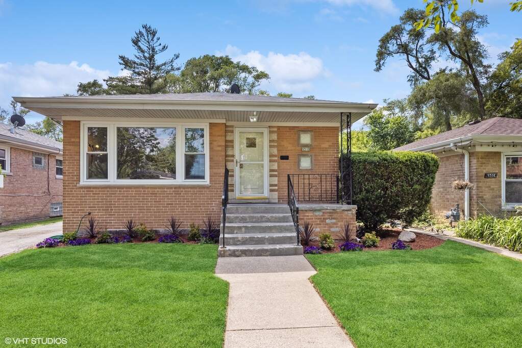 9510 Lorel Avenue, Skokie, IL 60077 MLS 11775832 properties