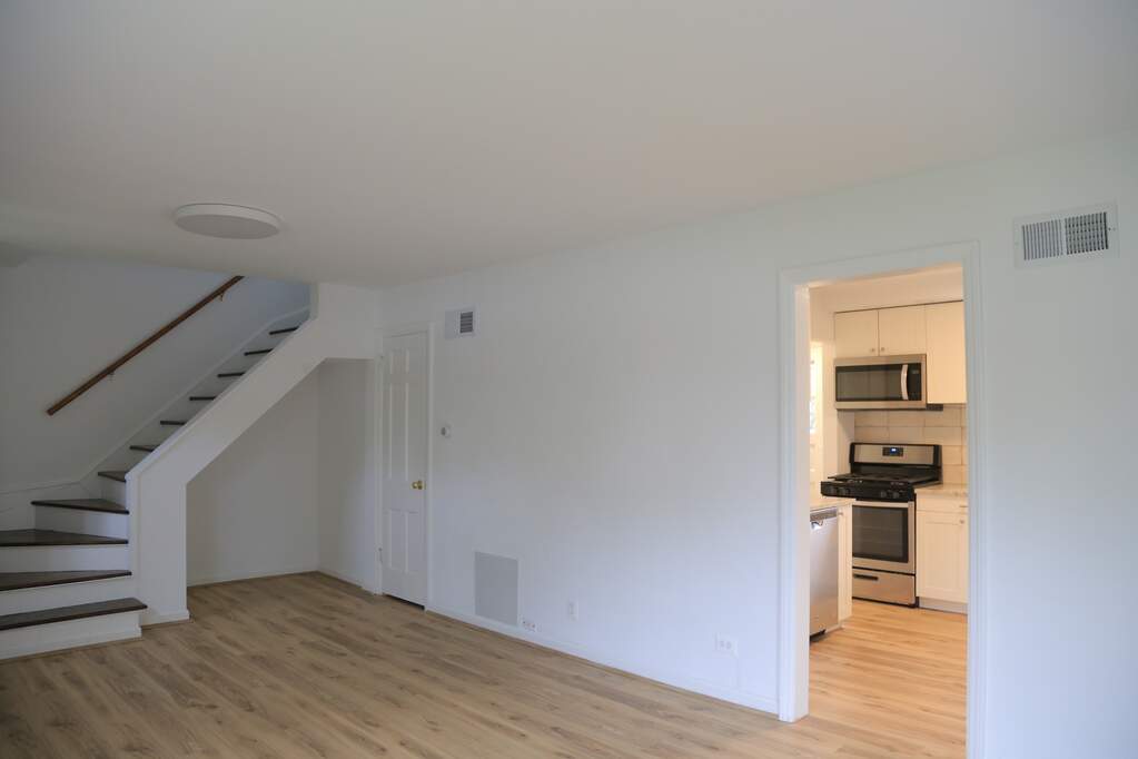 637 8th Avenue, La Grange, IL 60525 MLS 11777680 properties