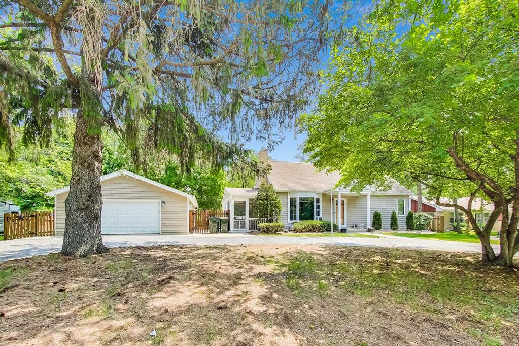 40353 N Bluff Lake Road, Antioch, IL 60002 MLS 11779119