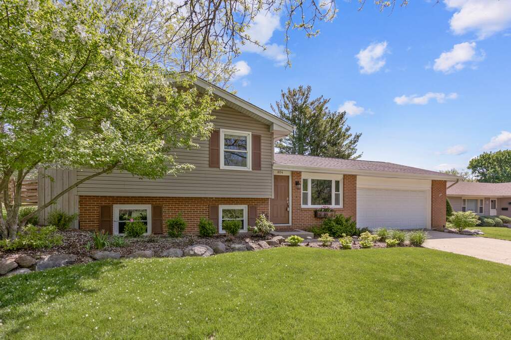 804 S 9th Avenue, St. Charles, IL 60174 MLS 11780638 properties