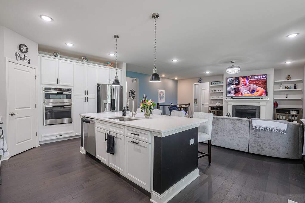 12323 Statler Lane, Huntley, IL 60142 MLS 11781881 properties