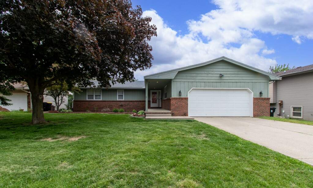 1426 Hanson Drive, Normal, IL 61761 MLS 11782156 properties