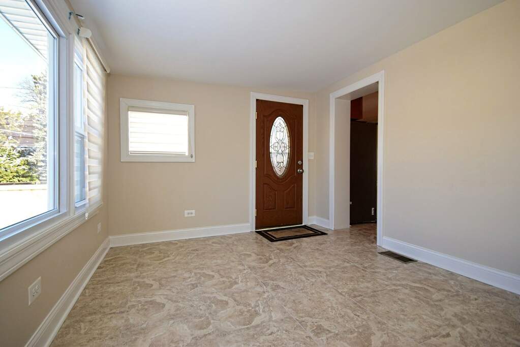 1102 Canfield Road, Park Ridge, IL 60068 MLS 11787678 properties