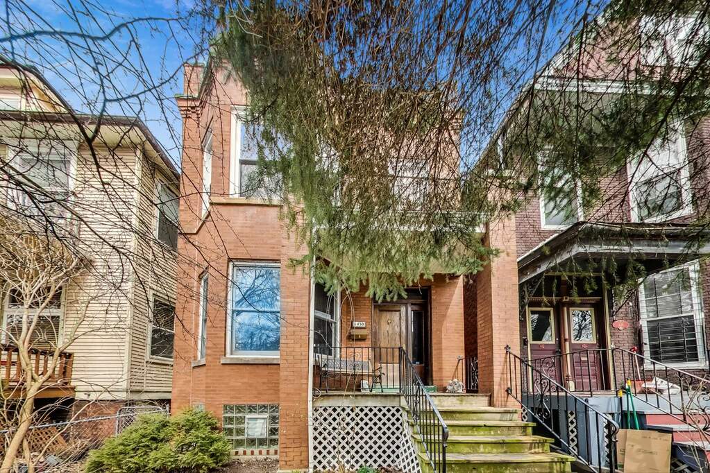 1430 W Warner Avenue, Chicago, IL 60613 MLS 11788431 properties