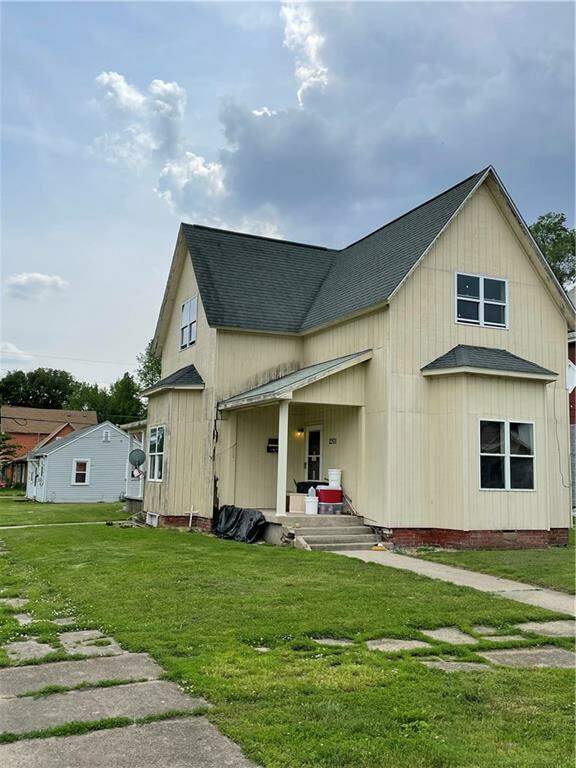 2301 Richmond Avenue, Mattoon, IL 61938 MLS 11789763 properties
