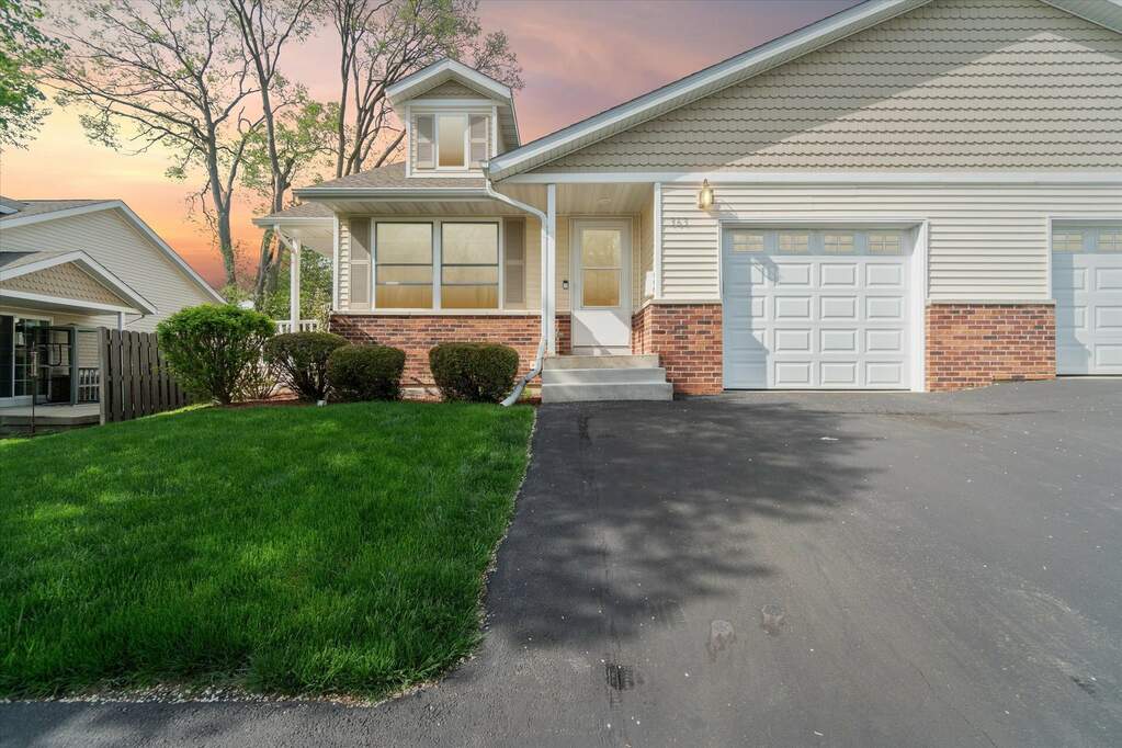 363 Ginger Lane 363, Antioch, IL 60002 MLS 11789797 properties