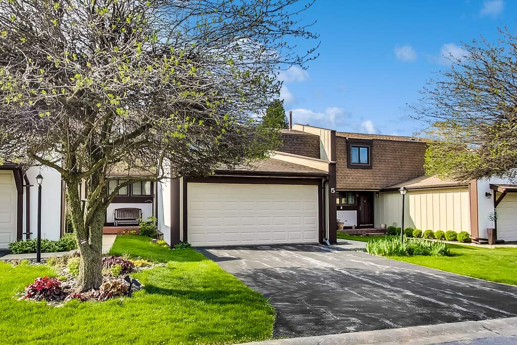 5 Cherrywood Court, Indian Head Park, IL 60525 MLS 11791169