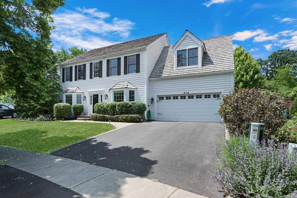 618 Sunnyside Avenue, Gurnee, IL 60031 MLS 11792790 properties