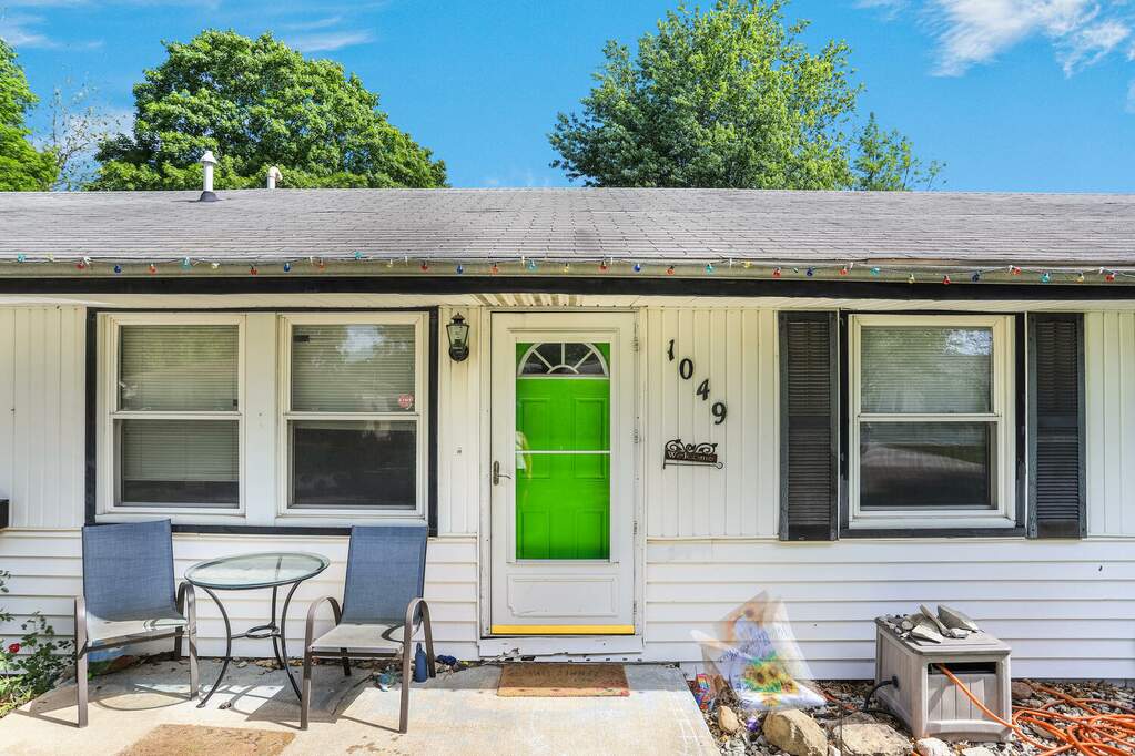 1049 Englewood Drive, Rantoul, IL 61866 MLS 11792872 properties