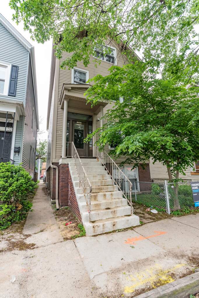 1541 W Barry Avenue 1, Chicago, IL 60657 MLS 11794411 properties