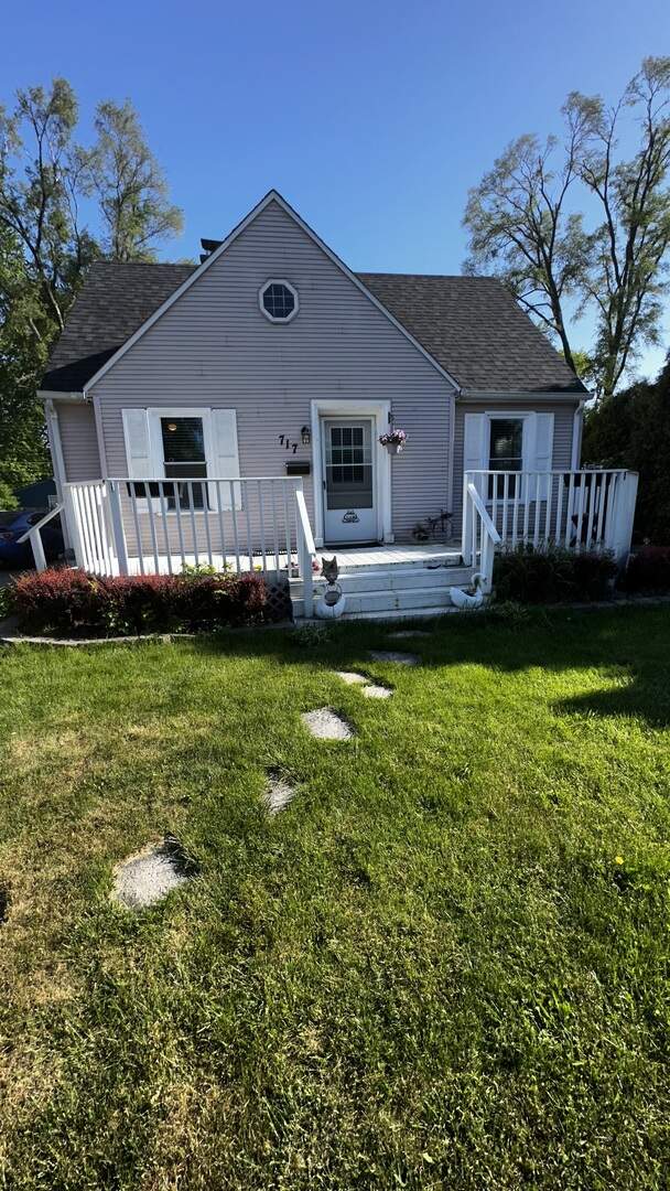 717 Mohawk Drive, Round Lake Heights, IL 60073 MLS 11794459