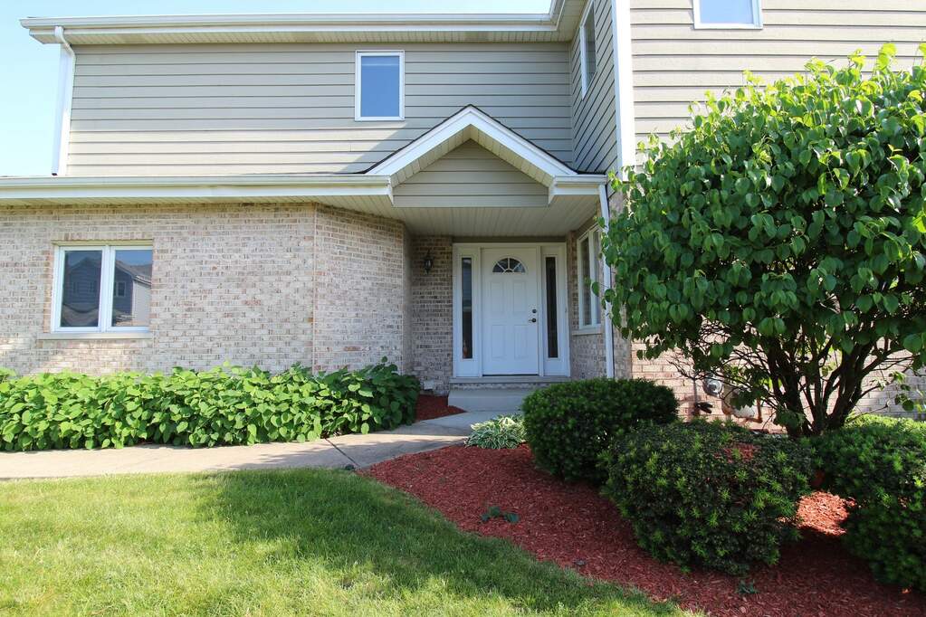 8444 Dunmore Drive, Tinley Park, IL 60487 MLS 11795580 properties