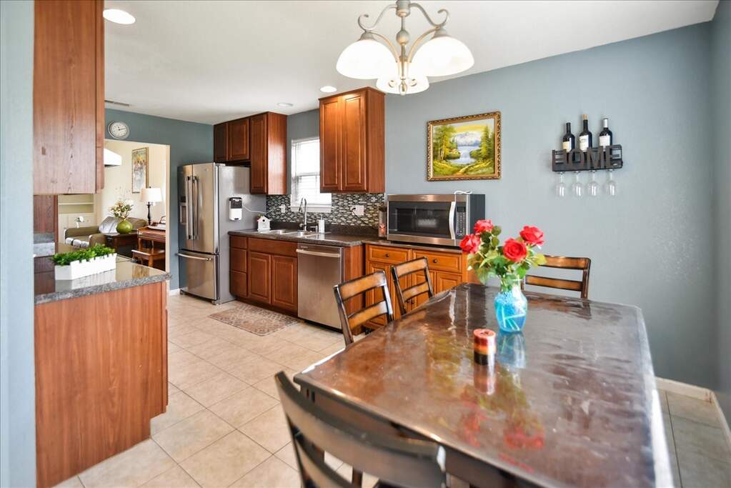 412 Luria Lane, Champaign, IL 61822 MLS 11795974 properties