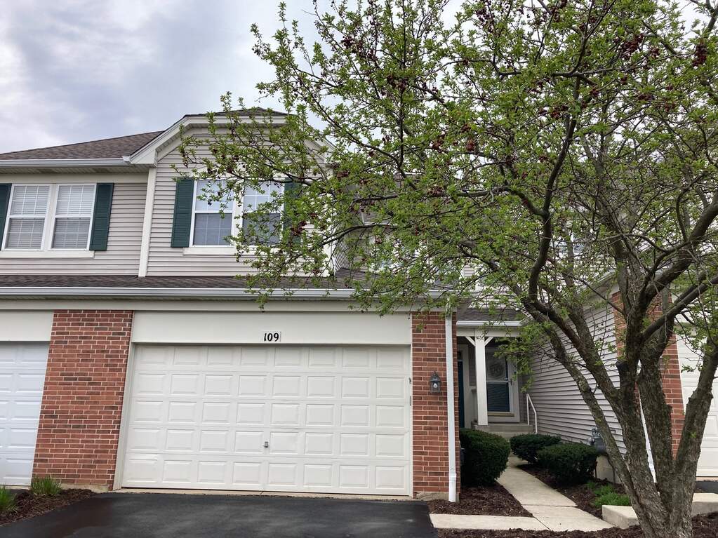 109 Tanglewood Drive, Glen Ellyn, IL 60137 MLS 11797725