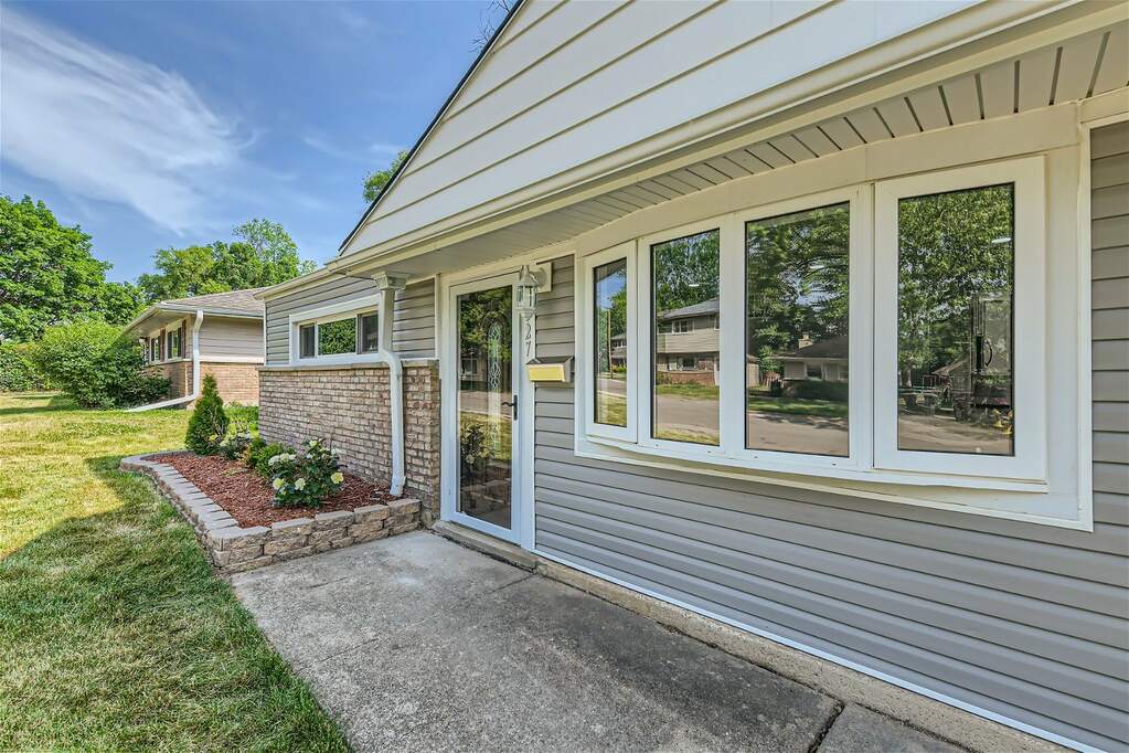 327 Mohawk Street, Park Forest, IL 60466 MLS 11800013 properties