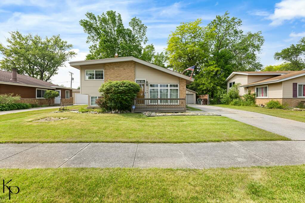 148 Westwood Drive, Park Forest, IL 60466 MLS 11800576 properties Chicagoland